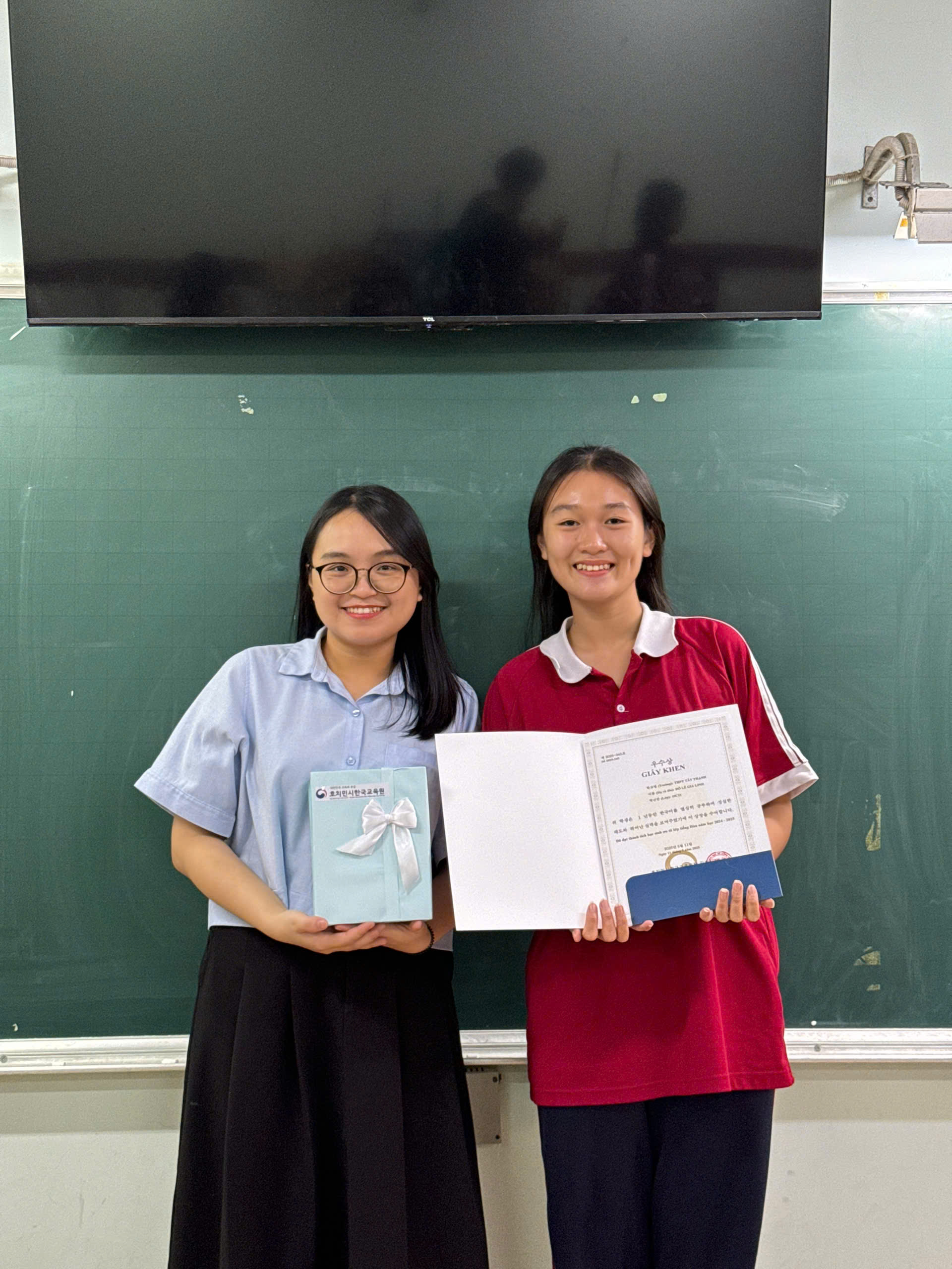 (25.6.4.) 호치민 및 달랏 지역 2024-25학년도 한국어 우수학생 표창