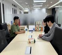 (23.11.20.) 베트남 스승의날 기념으로 공안국에서 감사 인사 - Đại diện Công an TP.HCM đến thăm và tặng hoa kỷ niệm nhân ngày 20/11
